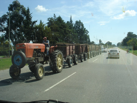 h Un tracteur train