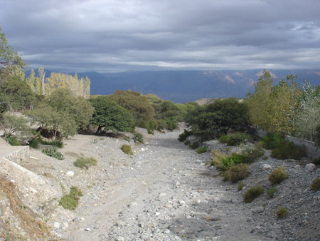 r Des chemins de pierres
